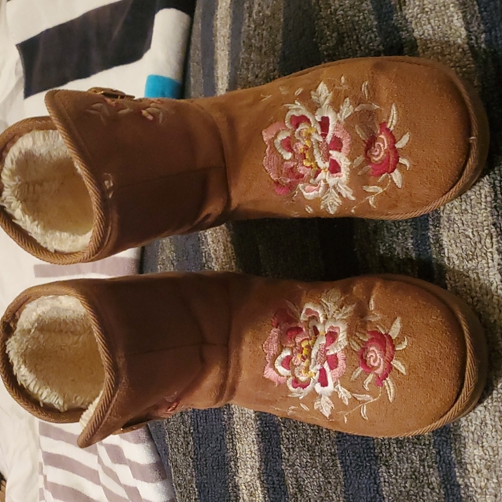 Womans fuzzy booties